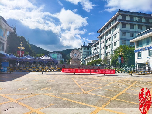 工程師國(guó)慶奮戰(zhàn)昆明衛(wèi)職院，全力護(hù)航云南省技能大賽