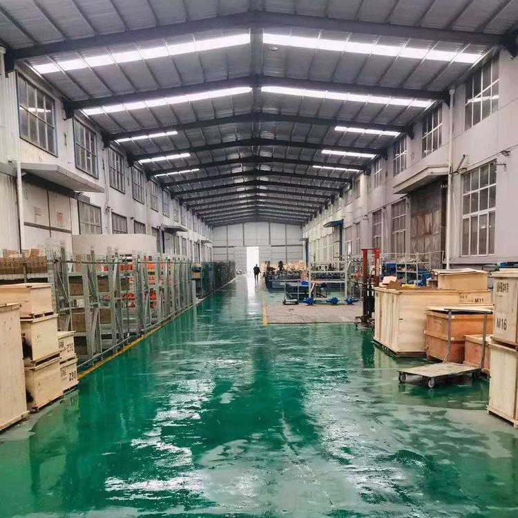 湖泉閥門車間抓緊生產(chǎn) 以創(chuàng)新促發(fā)展 以實干求突破