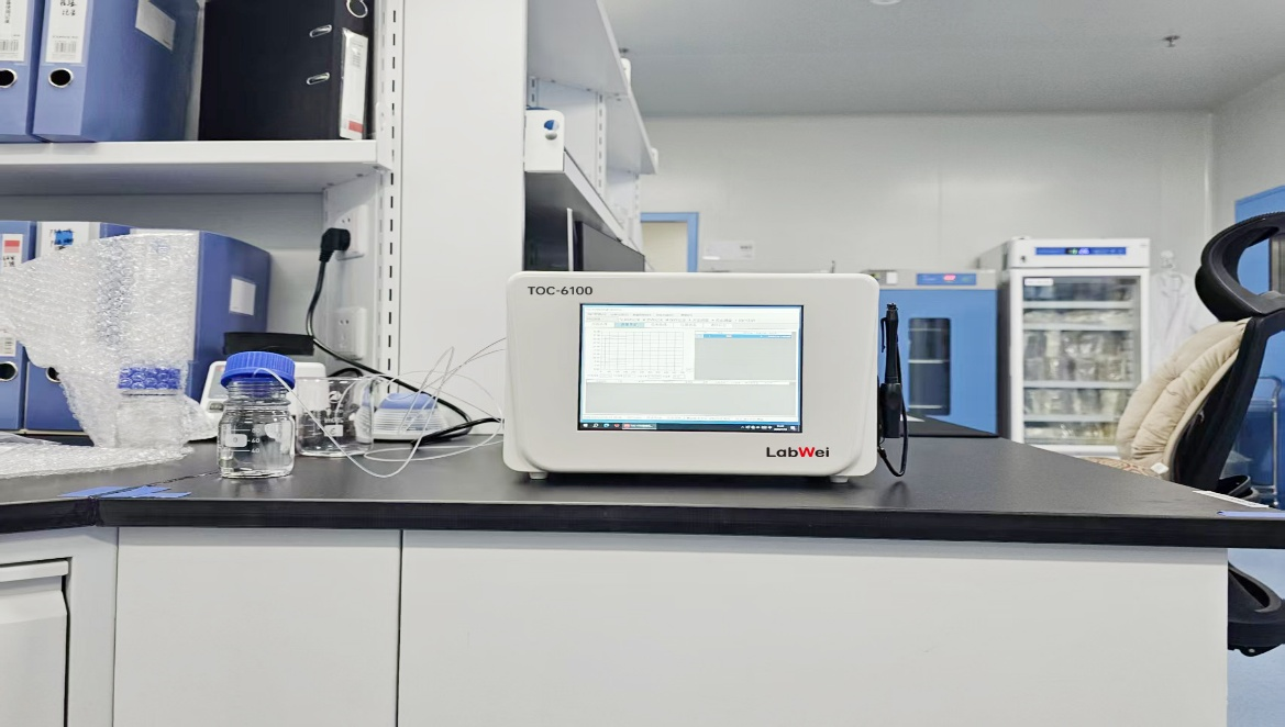 厨房的摆设布局AI 生成的内容可能不正确。