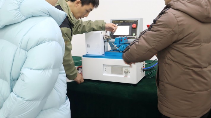 魯爾圓錐接頭多功能測試儀：上海某公司到訪上海程斯考察設備，共探新機遇