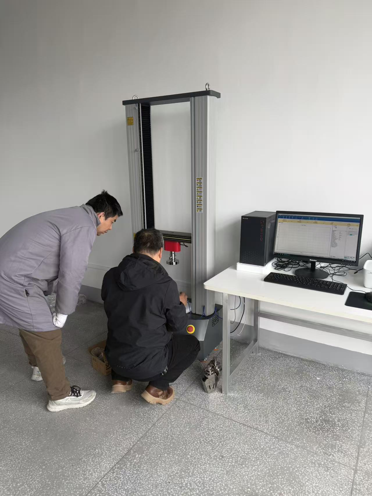 精準交付守初心 專業服務獲贊譽——拉力試驗機順利交付客戶